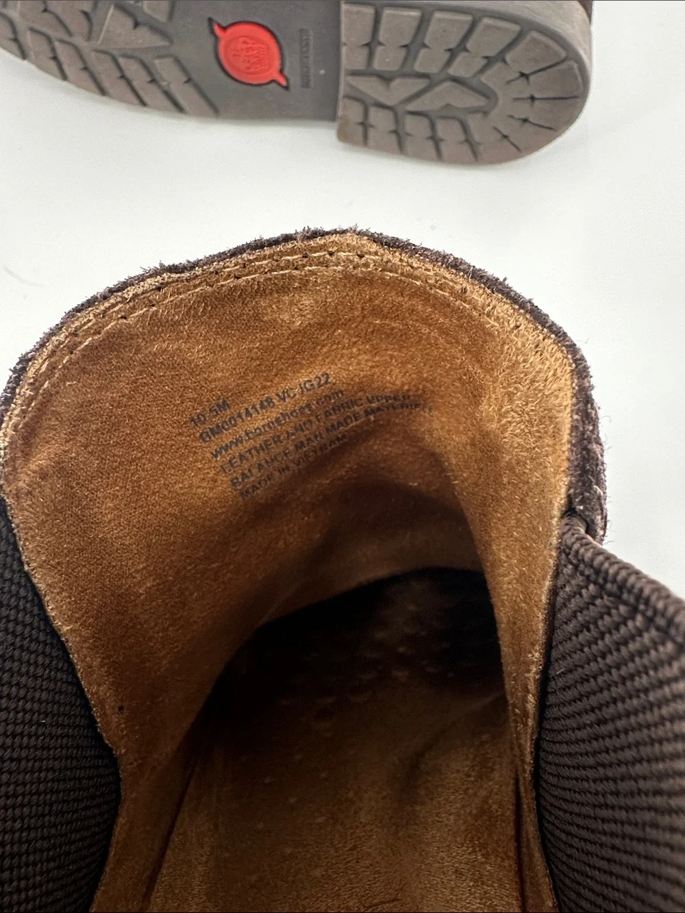Born suede chukka
